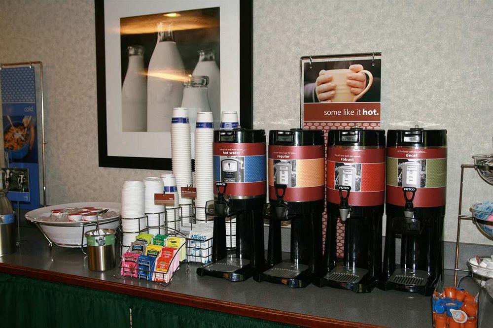Baymont By Wyndham Mcdonough Hotel Restoran foto
