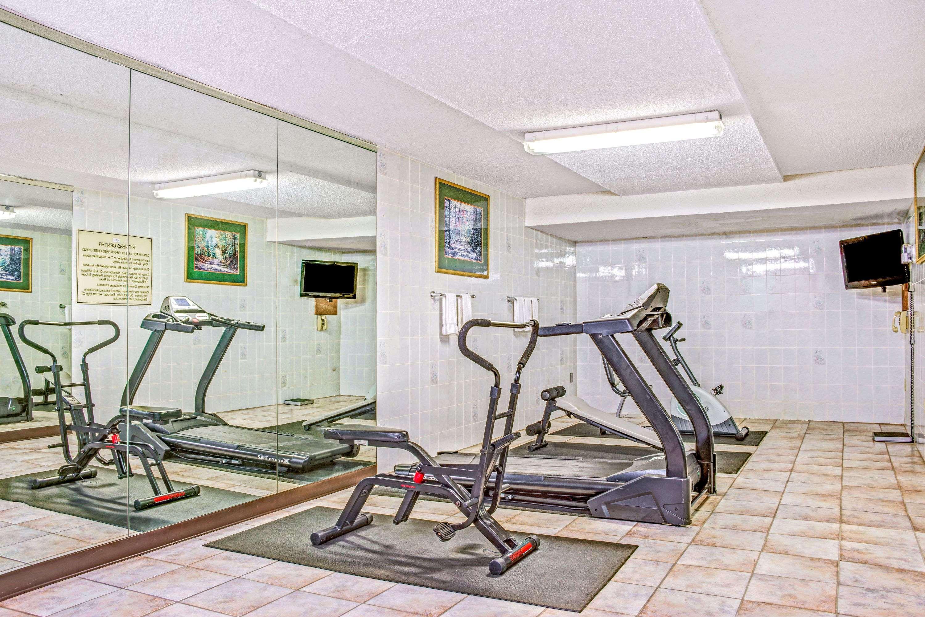 Baymont By Wyndham Mcdonough Hotel Bagian luar foto