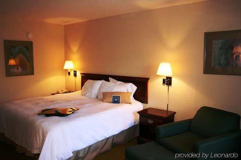 Baymont By Wyndham Mcdonough Hotel Bagian luar foto
