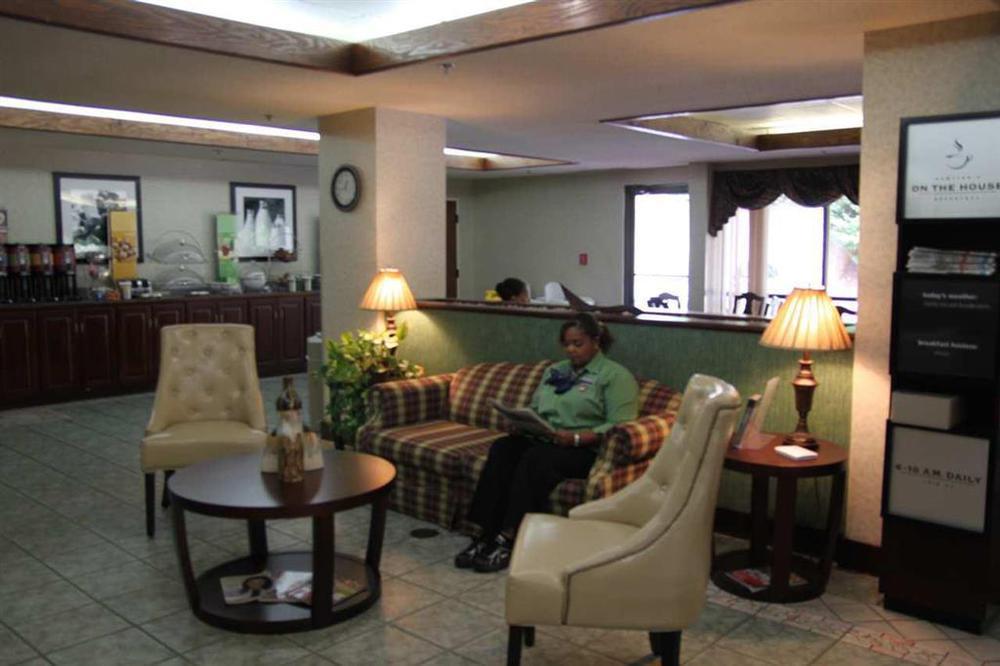 Baymont By Wyndham Mcdonough Hotel Interior foto