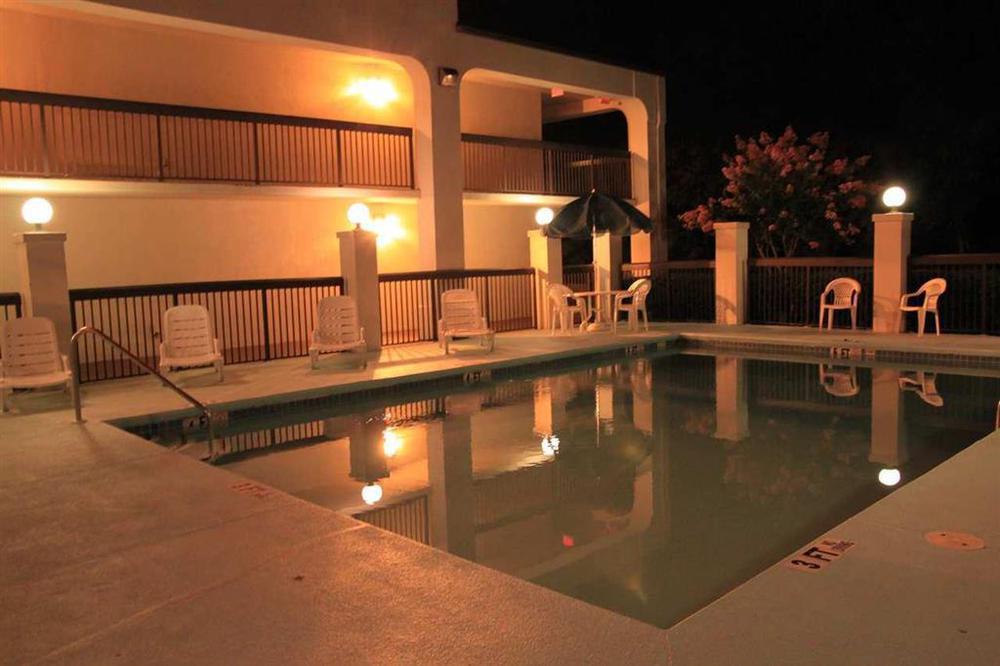 Baymont By Wyndham Mcdonough Hotel Fasilitas foto