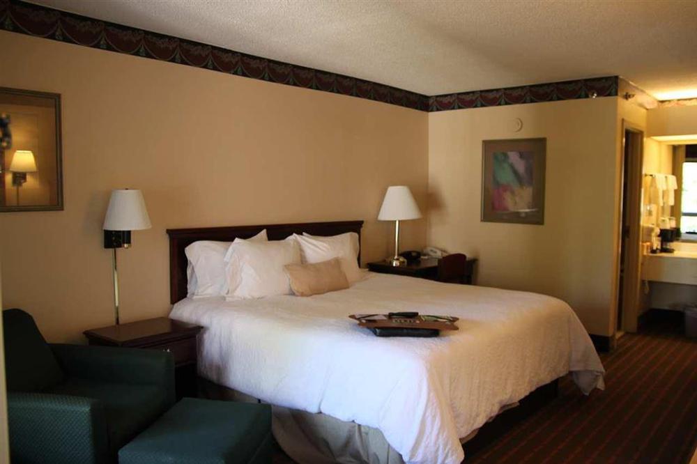 Baymont By Wyndham Mcdonough Hotel Ruang foto